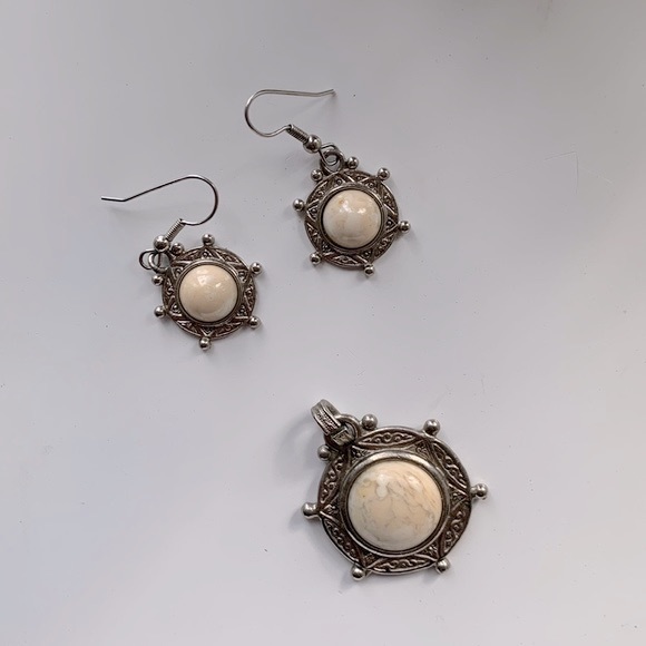 Express Jewelry - Vintage Express Earrings and Pendant